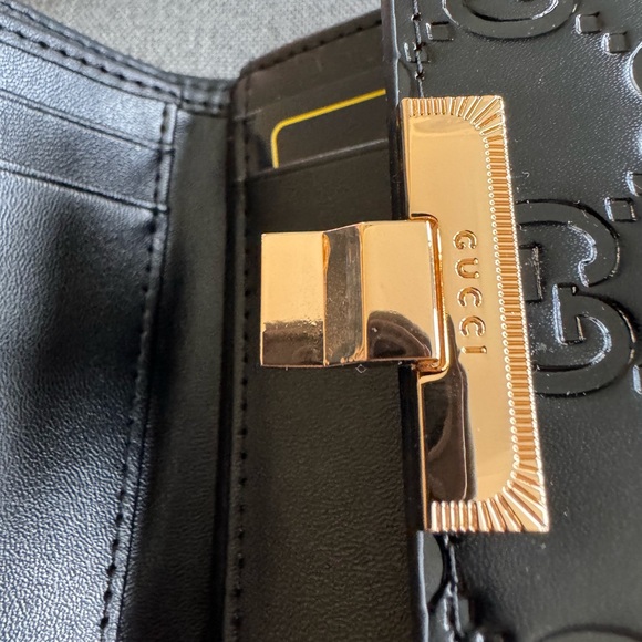 DESIGNER shiny leather embossed signature wallet - Picture 8 of 9